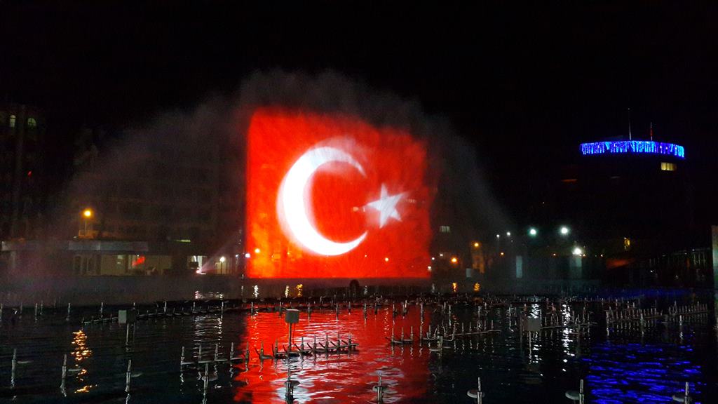 Projeksiyonlu Su Perdeleri